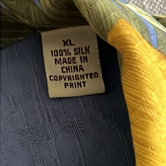 Tommy Bahama silk l shirt - Picture 5 of 14